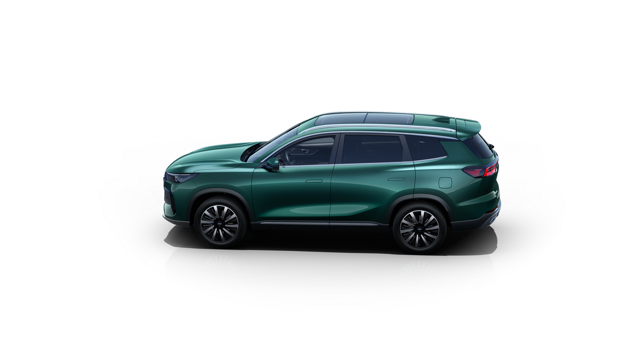 CHERY Tiggo 8 bočný pohľad